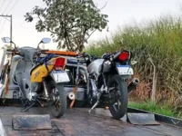 GCM flagra adolescentes empinando motos e apreende veículos, em Mogi Guaçu