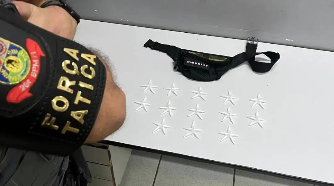 PM apreende 65 pinos de cocaína e prende homem por tráfico de drogas em Mogi Mirim