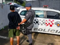 Homem é detido após arremessar bicicleta contra policial, em Itapira