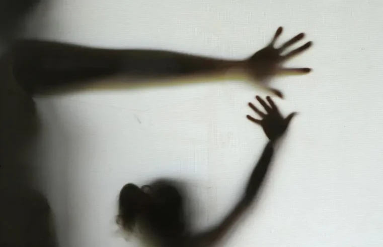 Violência sexual atinge 64 meninas por dia no país