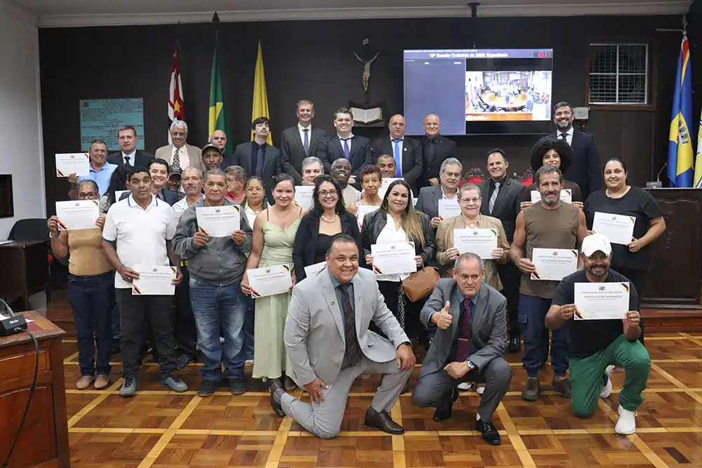 Funcionários do cemitério e do velório recebem homenagem da Câmara de Mogi Mirim