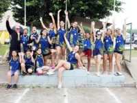 Equipe de atletismo escolar fatura 20 medalhas em circuito regional