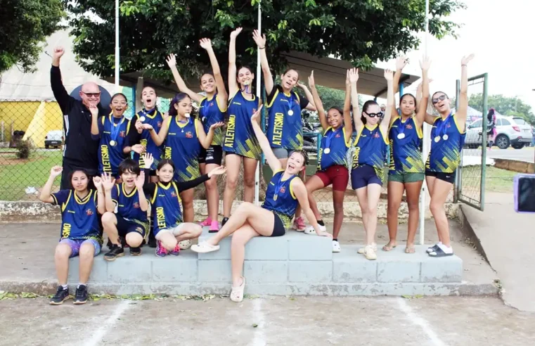 Equipe de atletismo escolar fatura 20 medalhas em circuito regional