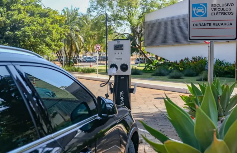 Governo mantém elevação de tarifas a carro elétrico, mas renova cota de importação