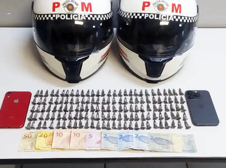 Casal é preso por tráfico de drogas após tentar fugir da PM, em Mogi Guaçu