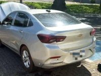 Carro roubado no RJ é descoberto pela PM em Mogi Mirim
