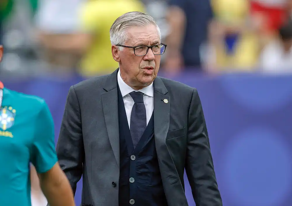 Ancelotti lamenta eliminação e já projeta novo ciclo: “não é o fim”