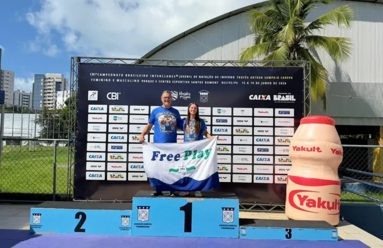 Ana Clara Brito Vidolin conquista 11º lugar no Brasileiro Juvenil de Natação