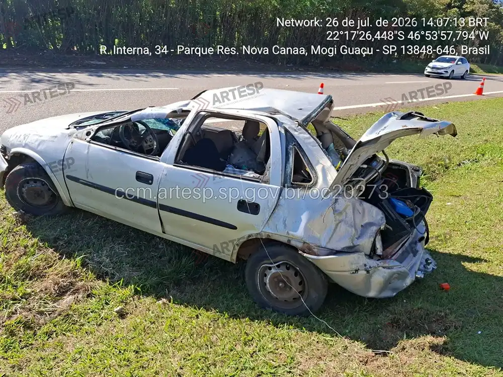 Capotamento na SP-342, em Mogi Guaçu, deixa uma pessoa morta e outra em estado grave