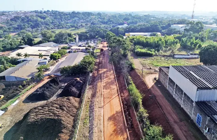 Distrito Industrial de Mogi Mirim recebe obras de pavimentação asfáltica