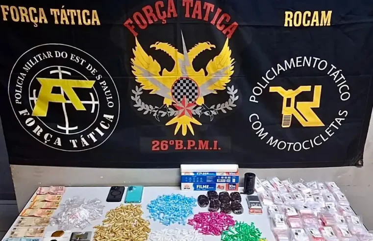 Casal que fazia entrega de drogas é preso com mais de 800 porções de cocaína e maconha