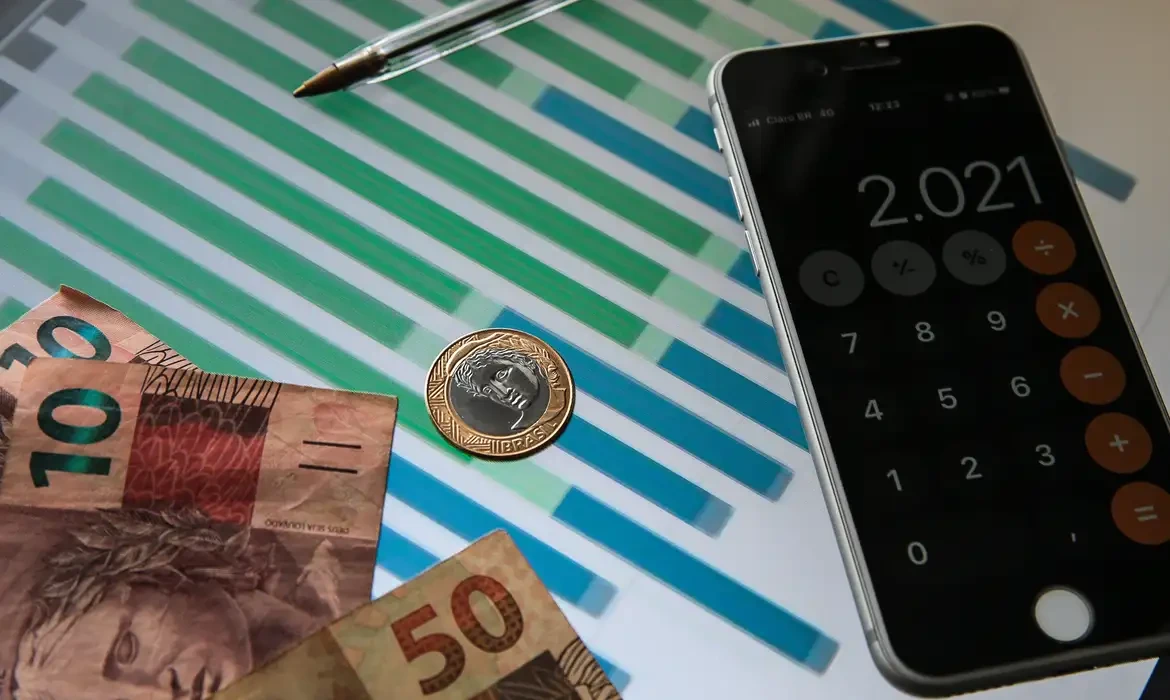 Mercado financeiro reduz projeção da inflação para 5,3%