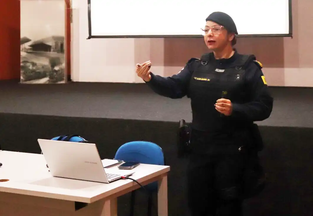 GCM promove palestra sobre prevenção a golpes contra pessoa idosa, na Acimm