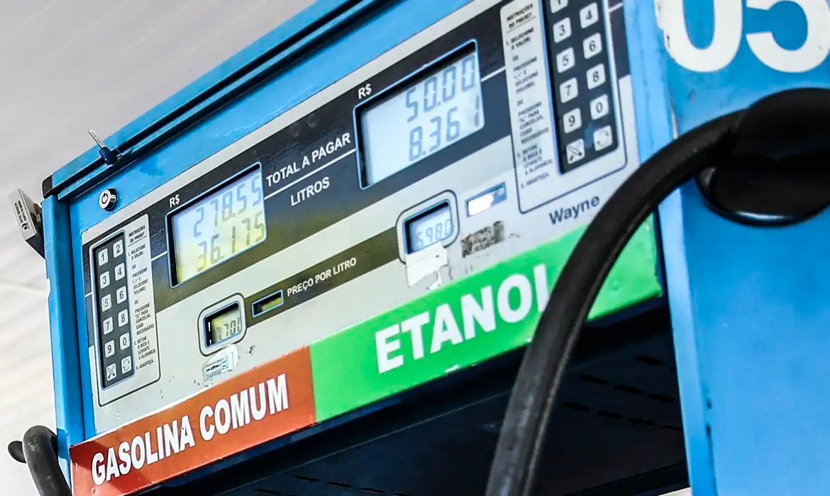 Conselho eleva de 30% para 32% teor de etanol na gasolina por 180 dias