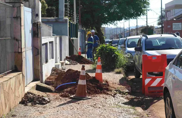 Obras de troca da rede de água avançam pelo Jardim Áurea, em Mogi Mirim