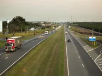 Renovias estima fluxo de mais de 709 mil veículos durante o feriado prolongado de 9 de julho