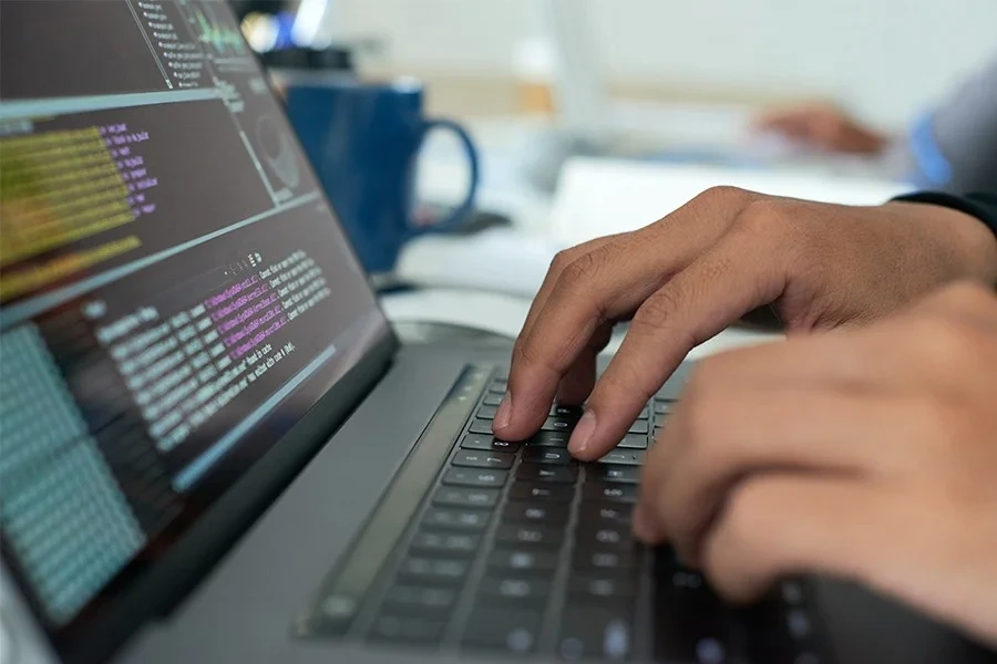 Uso da internet pode levar ao burnout; veja cuidados