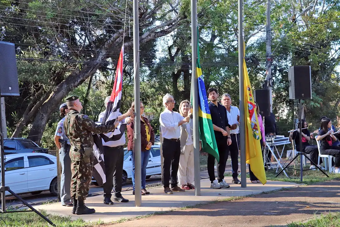 Mogi Mirim abre Semana da Pátria com solenidade e desfile em Martim Francisco