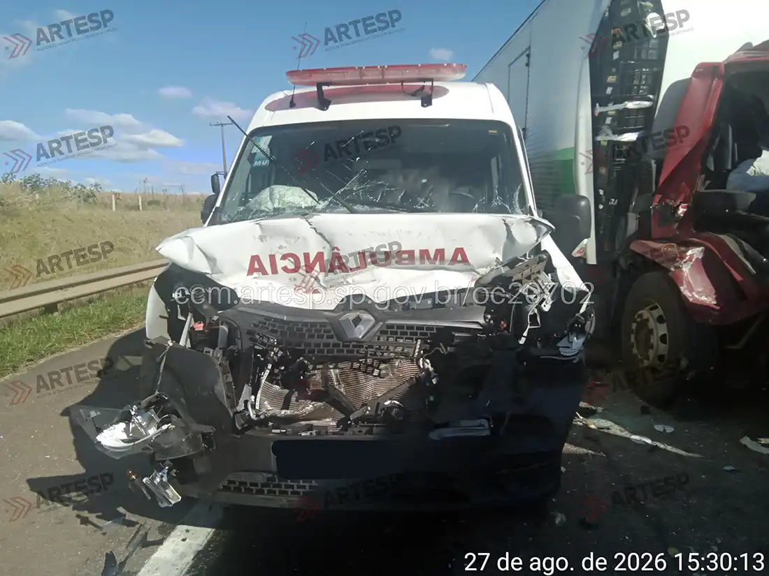 Engavetamento com quatro veículos deixa uma pessoa morta na SP-340, em Mogi Guaçu