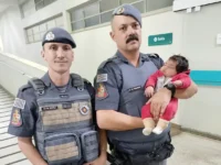 Polícia Militar presta primeiros socorros a bebê engasgada em Mogi Guaçu