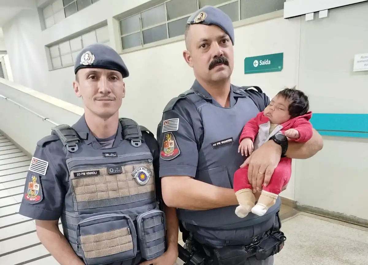 Polícia Militar presta primeiros socorros a bebê engasgada em Mogi Guaçu