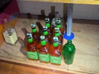 Dois são presos por suspeita de falsificação e adulteração de bebidas em Mogi Mirim