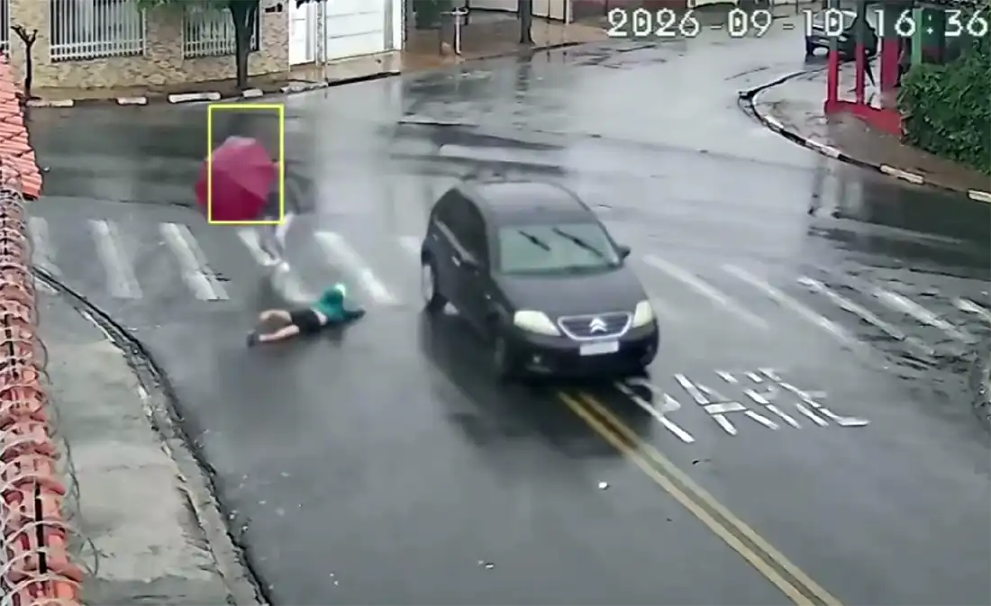 Criança é atropelada na faixa de pedestres, em Itapira; Polícia Civil identifica motorista