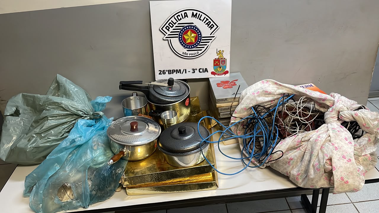 Casal é preso com objetos furtados de residência em Itapira