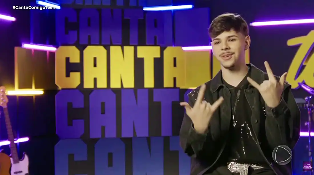 Vitor Bertoline se classifica para a final do Canta Comigo Teen